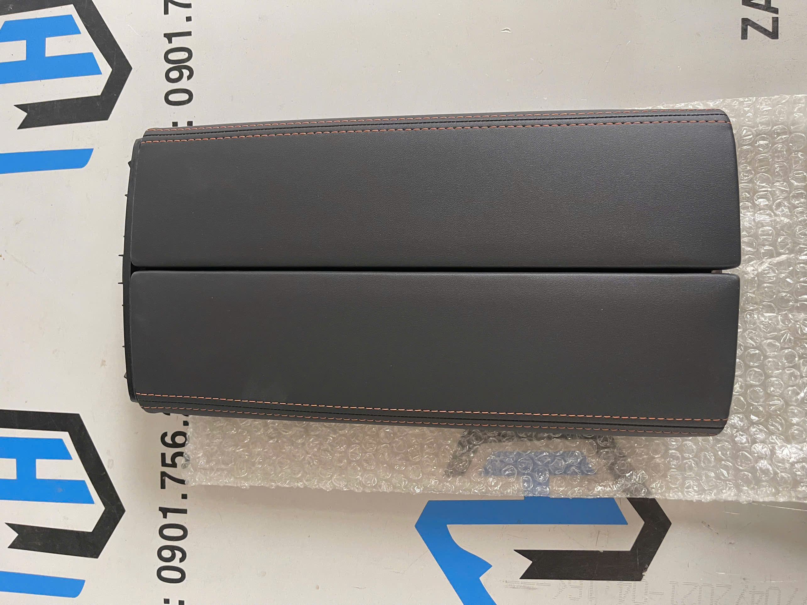 YÊN NGỰA , BỆ TỲ TAY 3008/4008/5008 YL018175AU