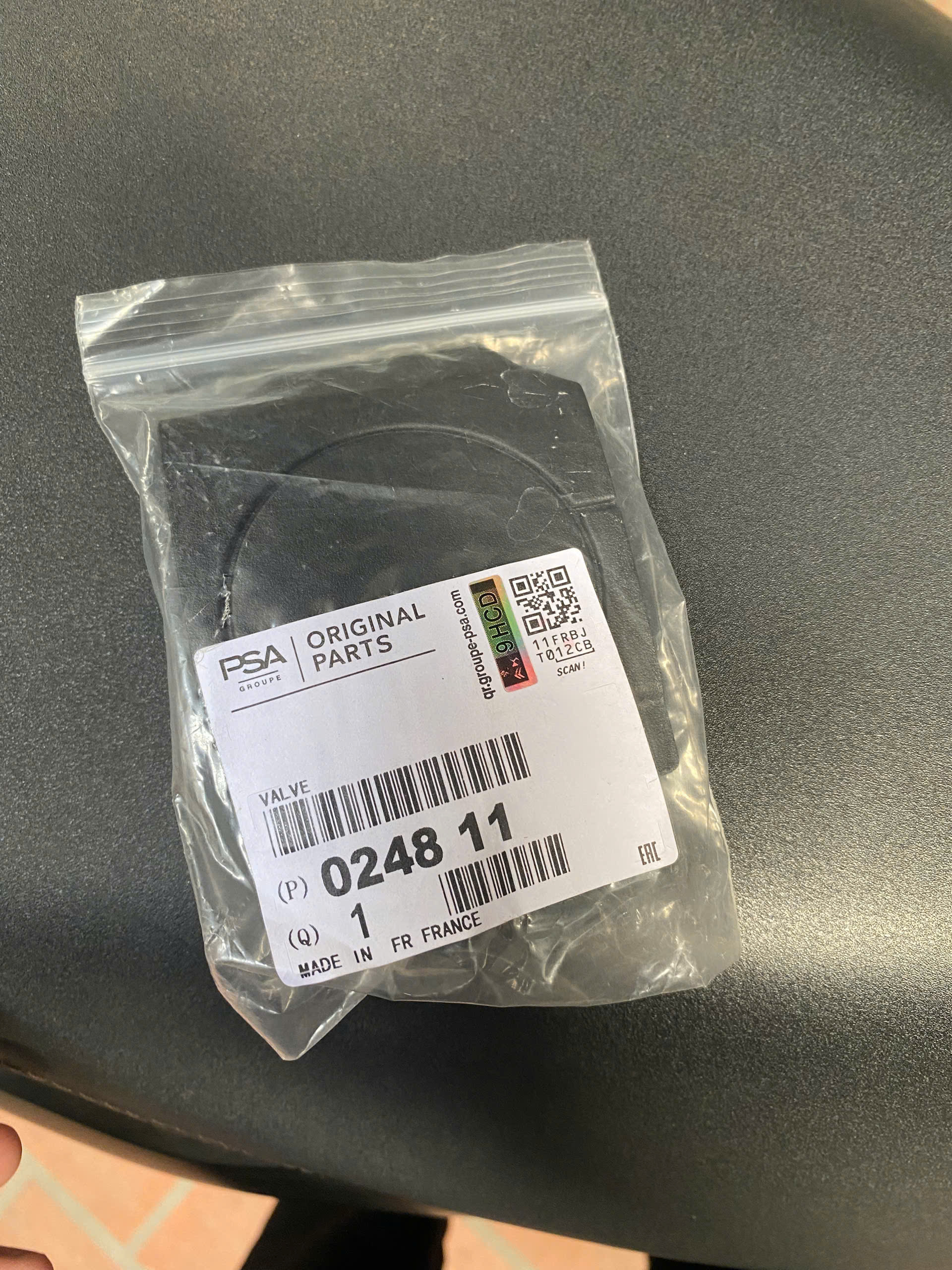 NẮP VAN TÁCH NHỚT ,DẦU NẮP DÀN CÒ PEUGEOT 3008/5008/508 024811