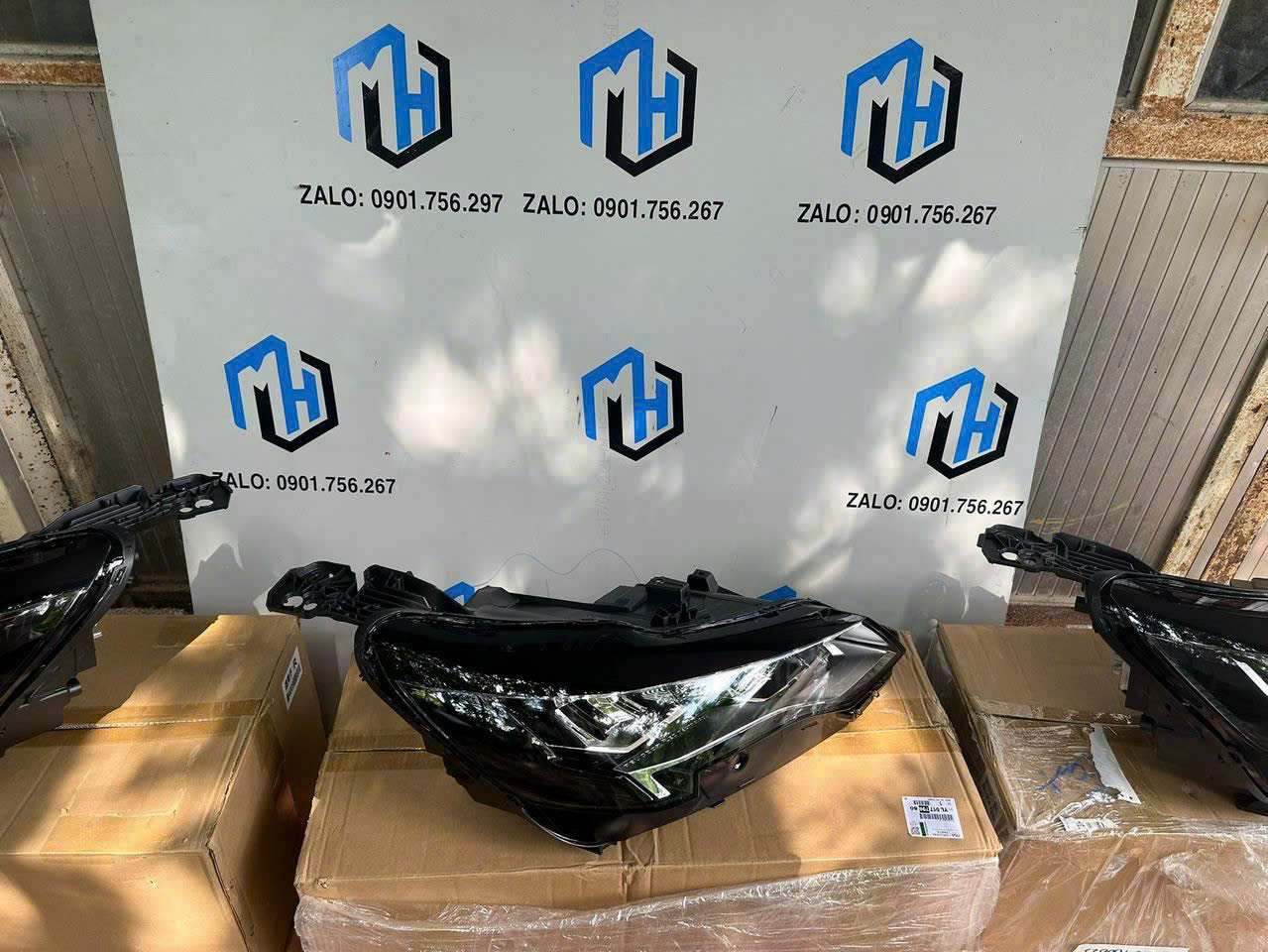 ĐÈN PHA 3008 5008 2021 2022 LH KO LED YL01779780