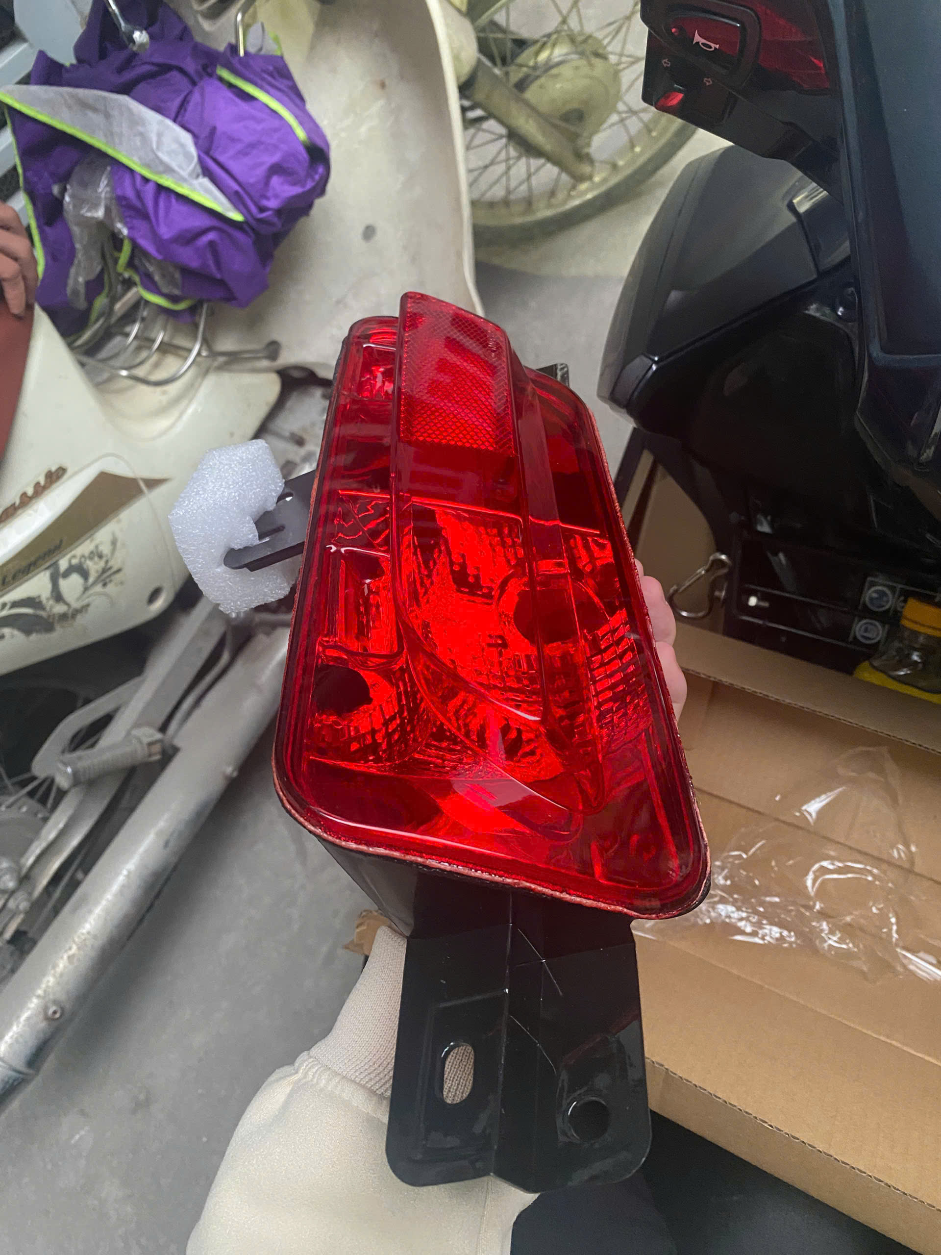 Đèn phản quang cản sau Peugeot 408 9802345580