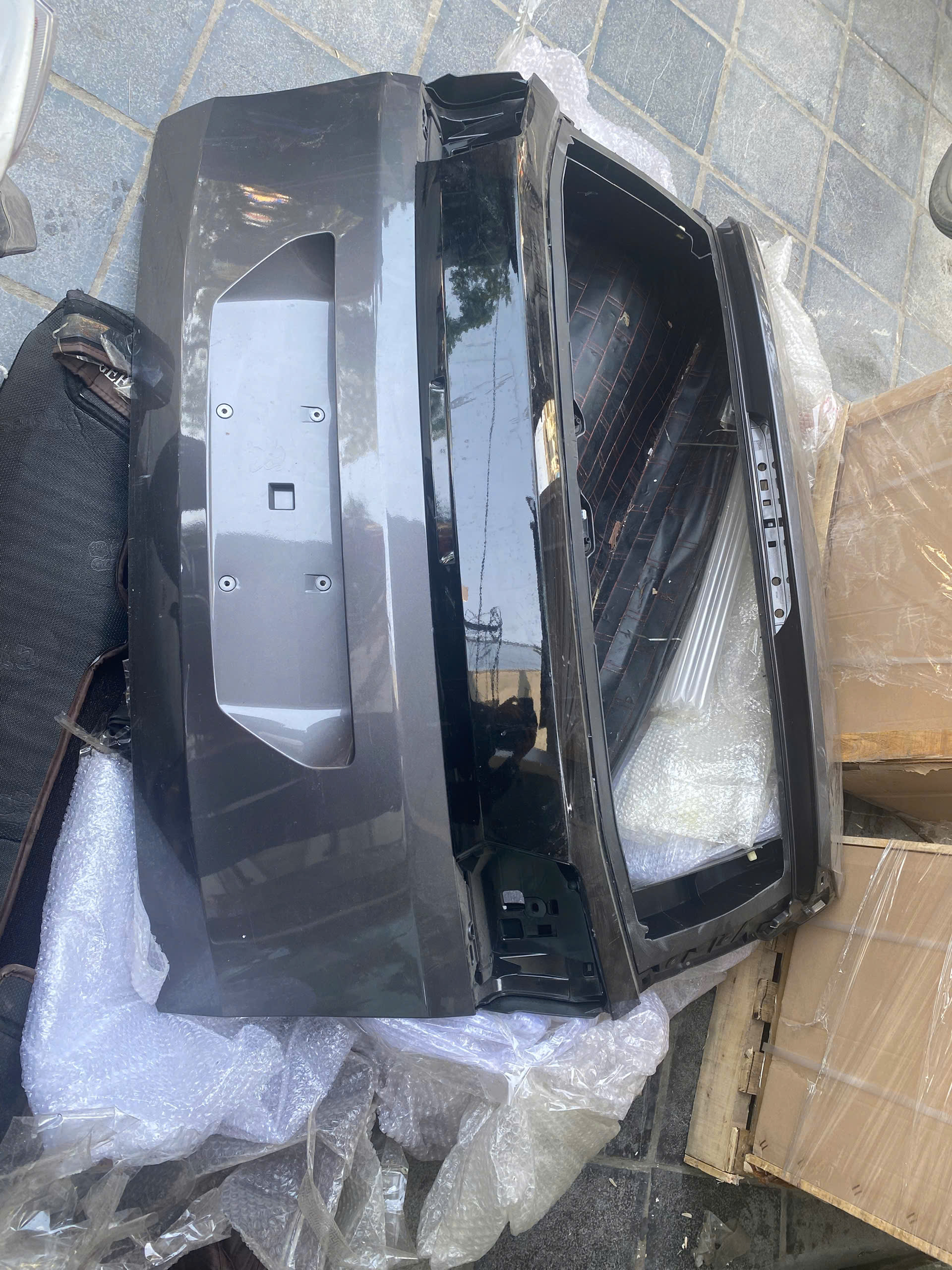 CỐP SAU 3008 MỚI KO CỐP ĐIỆN YL 004 272 80