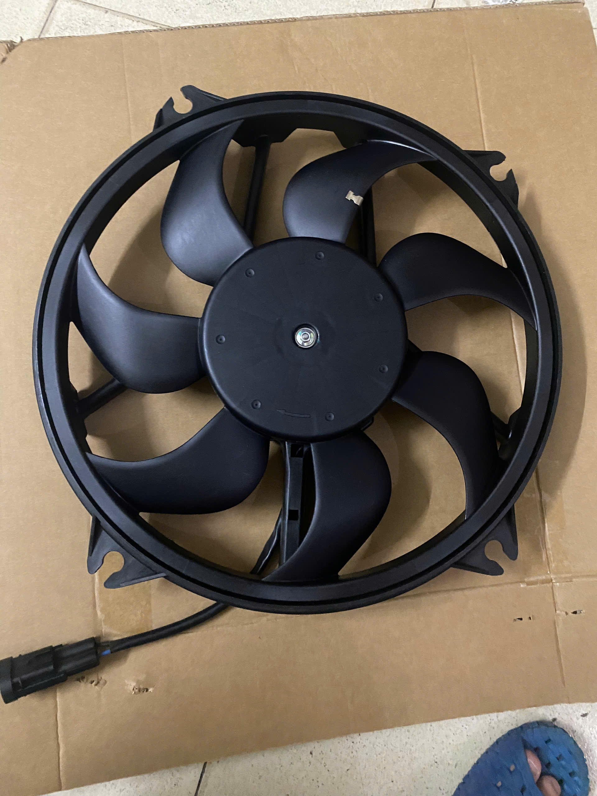 1253K2 	QUẠT ĐỘNG CƠ xịn 3008 408