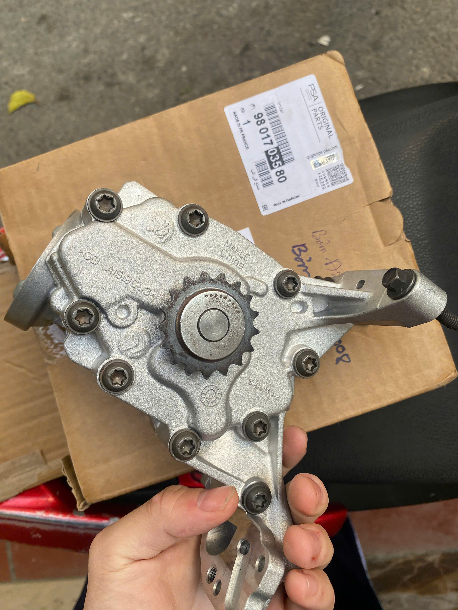 9801703580	BƠM NHỚT 2008 PEUGEOT P24