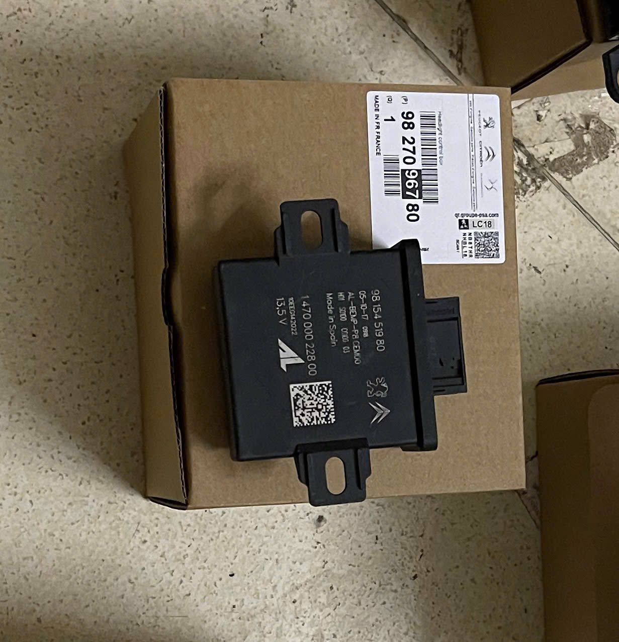 9827096780	HỘP ĐK ĐÈN PHA PEUGEOT 4008/5008