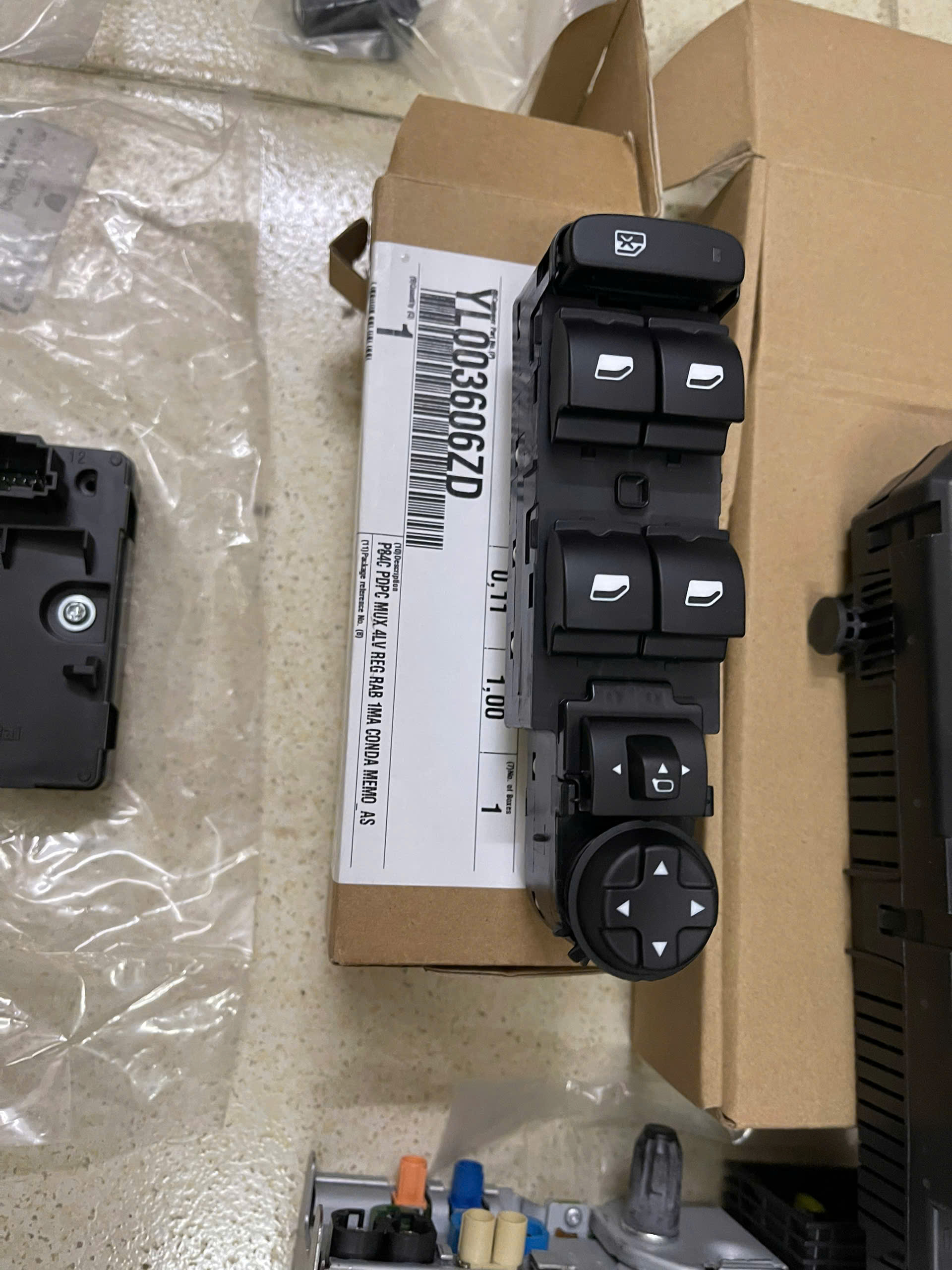 YL003606ZD	CÔNG TẮC TỔNG P84/P87 PEUGEOT 3008 5008